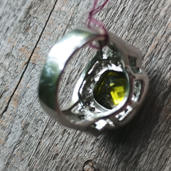 Peridot Multi Faceted Stone w CZ Surrounding Stones on Stainless Steel Band - Picture 7 of 13